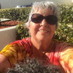 Meet your Posher, Gloria